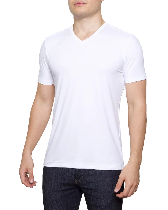 Mid-length Style FINAL SALE - Re:Luxe Runweight V-Neck - Classic Fit