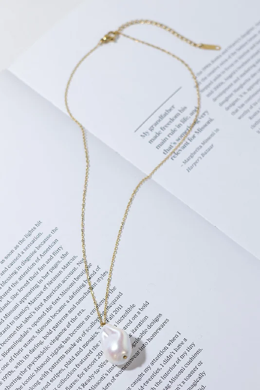 Comfortable Sweaters GOLD PLATED GEM NECKLACE
