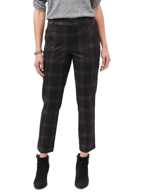 Comfortable And Casual Toffee High Rise Ponte Trouser In Black
