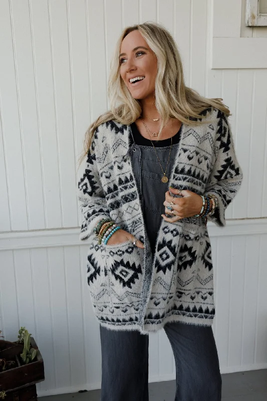 New Season Series Wild Mesa Cardigan - Black