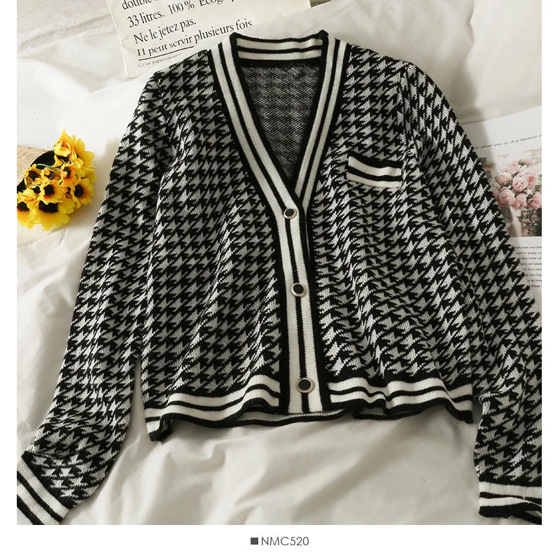 Street Style New Vintage thousand bird check low neck loose and thin sweater  1874