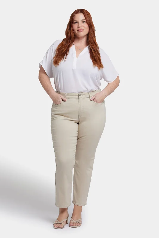 Embroidered Letters Marilyn Straight Ankle Jeans In Plus Size - Feather