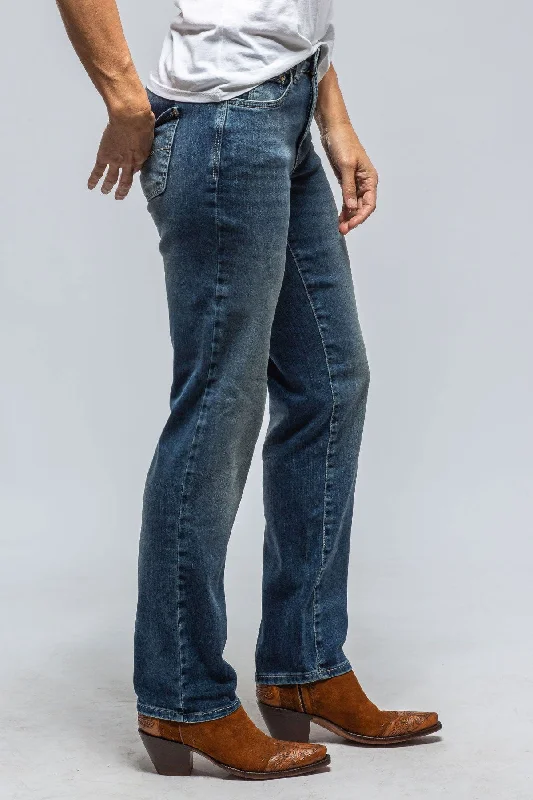 Preview New Products MAC Dream Straight Authentic in Medium Blue Wash