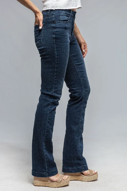 Versatile Items MAC Dream Boot in Basic Slight Blue