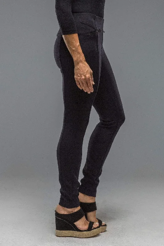 Casual Chic MAC Luxury Dream Ankle in Black