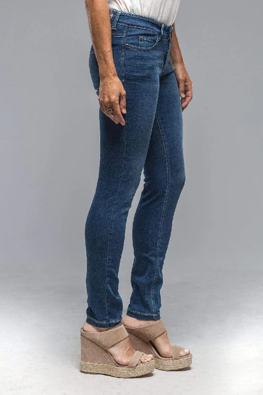 Versatile Itinerary MAC Dream Skinny in Medium Blue
