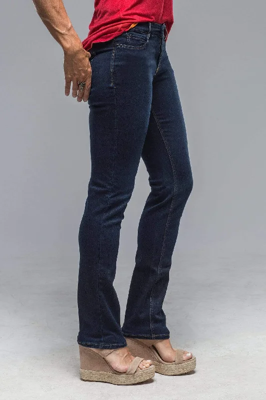 Editorial Design MAC Dream Straight in Dark Wash